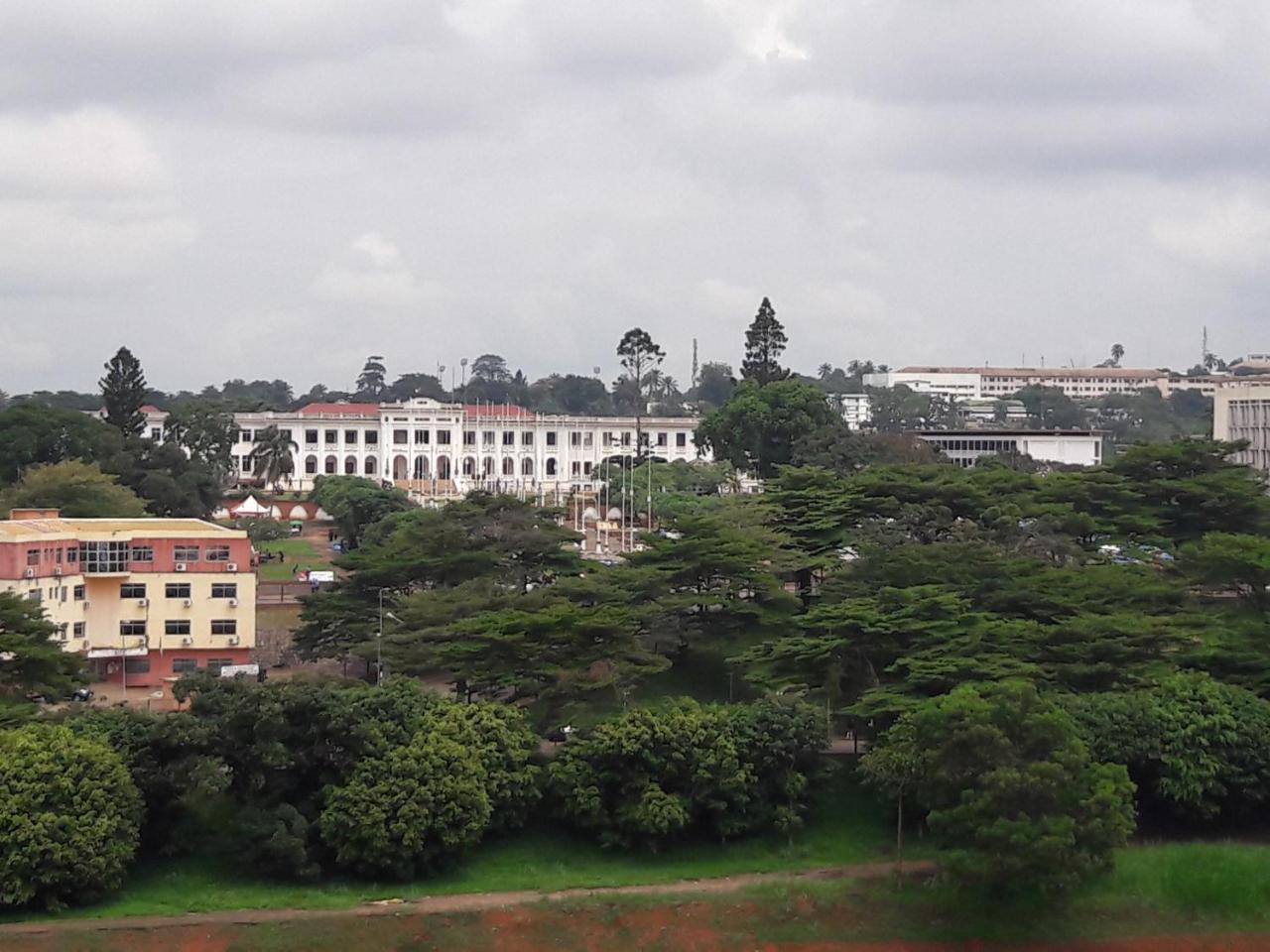 Djeug'Appart Hotel Yaoundé Dış mekan fotoğraf